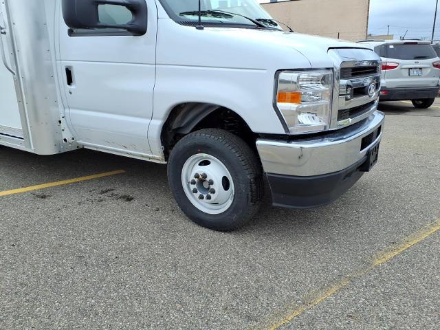 2027 Ford E-450