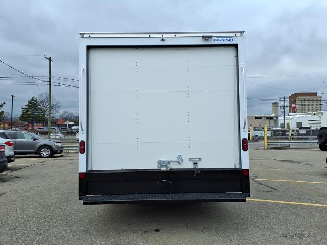 2027 Ford E-450