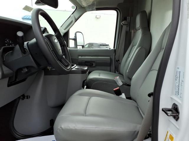 2027 Ford E-450