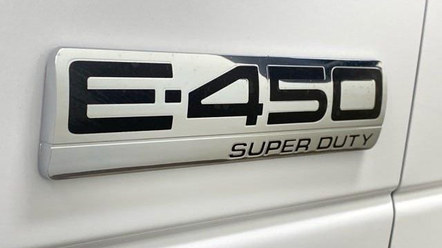 2023 Ford E-Series E-450 SD