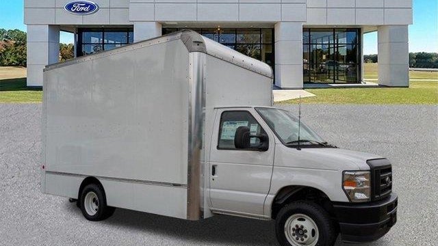 2024 Ford E-Series E-450 SD