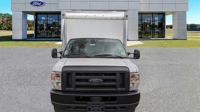 2024 Ford E-Series E-450 SD
