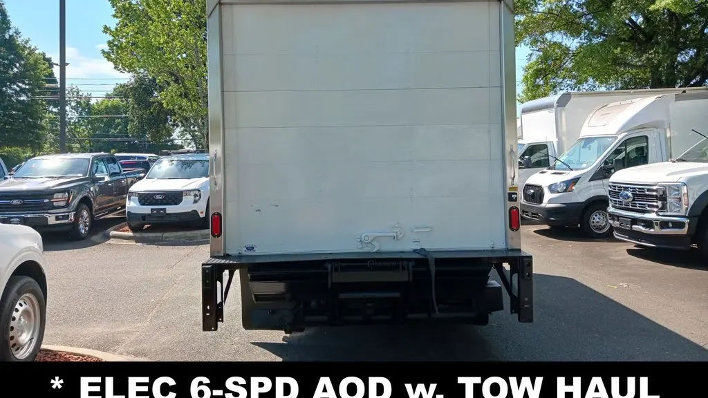 2024 Ford E-Series E-450 SD
