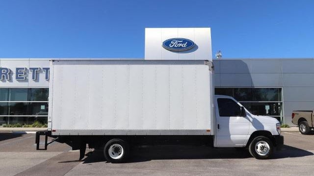 2024 Ford E-Series E-450 SD