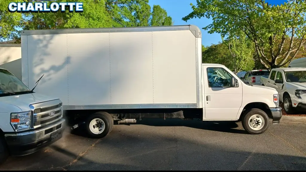 2025 Ford E-Series E-450 SD
