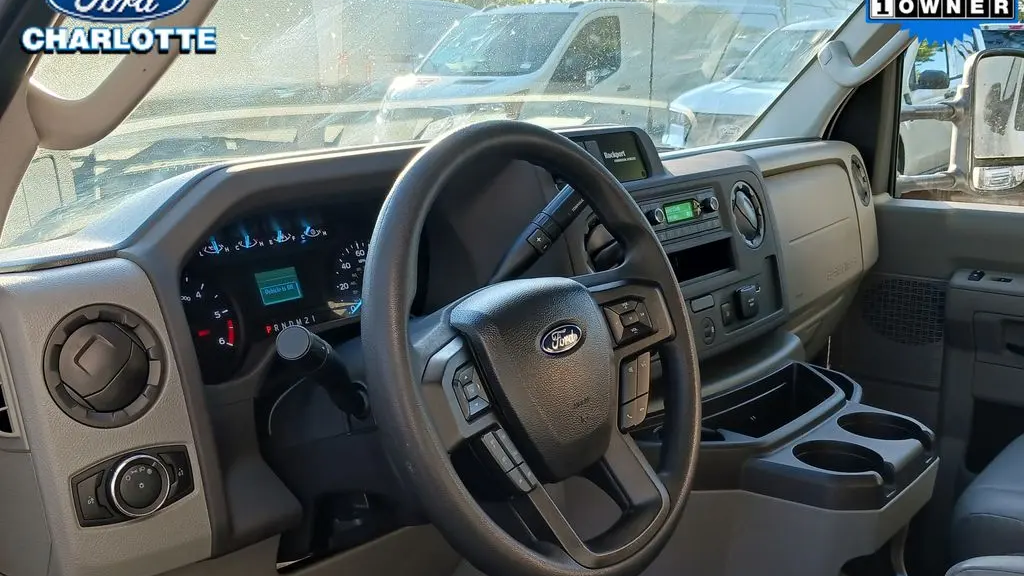 2025 Ford E-Series E-450 SD