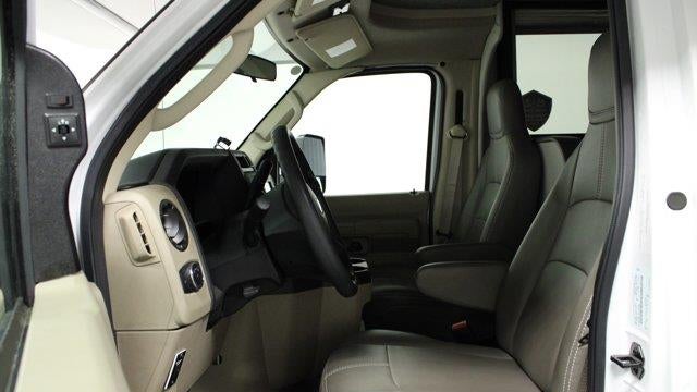 2023 Ford E-Series E-450 SD