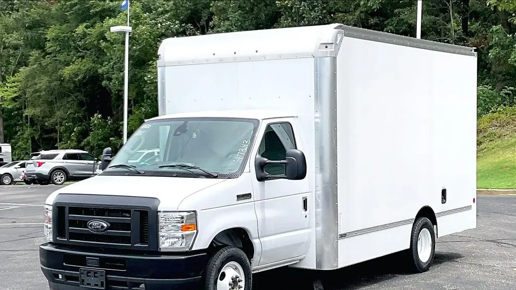 2024 Ford E-Series E-450 SD