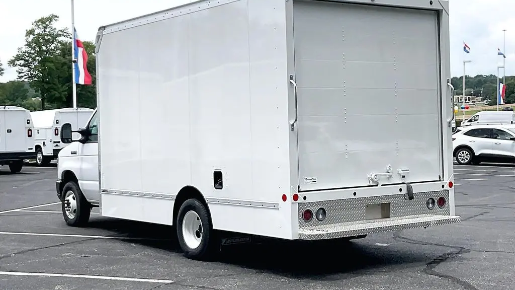 2024 Ford E-Series E-450 SD