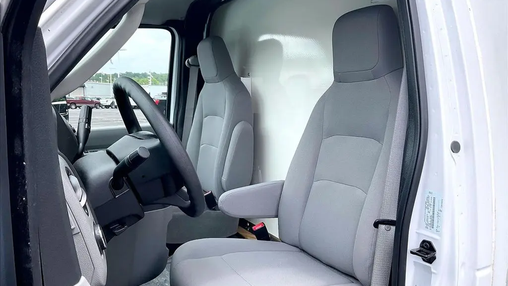 2024 Ford E-Series E-450 SD