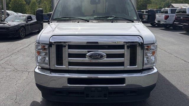 2024 Ford E-Series E-450 SD