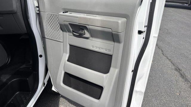 2024 Ford E-Series E-450 SD