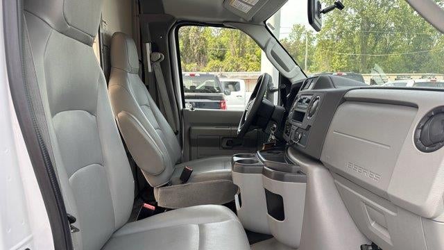 2024 Ford E-Series E-450 SD