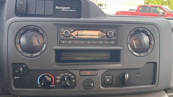2024 Ford E-Series E-450 SD