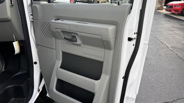 2026 Ford E-Series E-450 SD