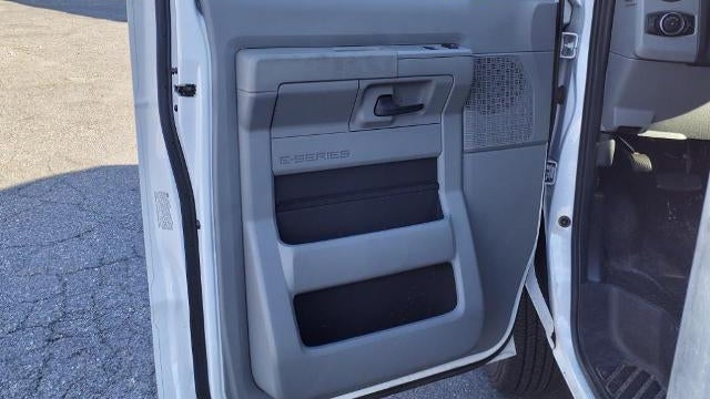 2023 Ford E-Series E-450 SD