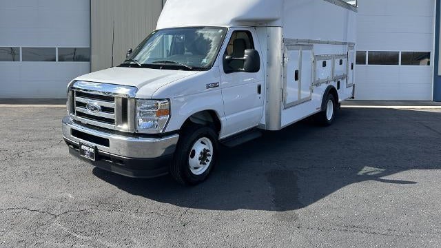 2024 Ford E-Series E-450 SD