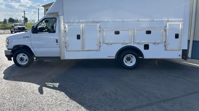 2024 Ford E-Series E-450 SD