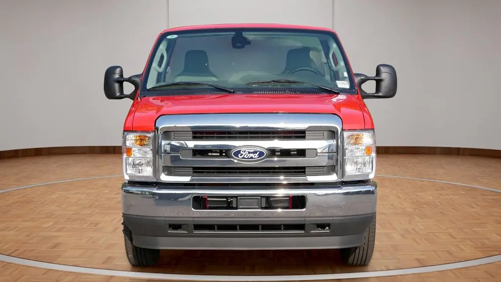 2026 Ford E-Series E-450 SD