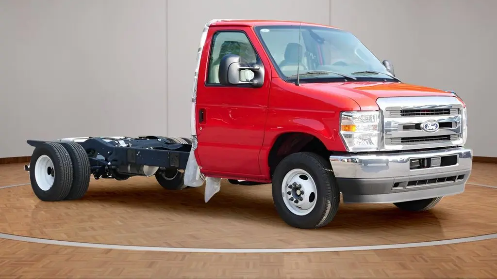 2026 Ford E-Series E-450 SD