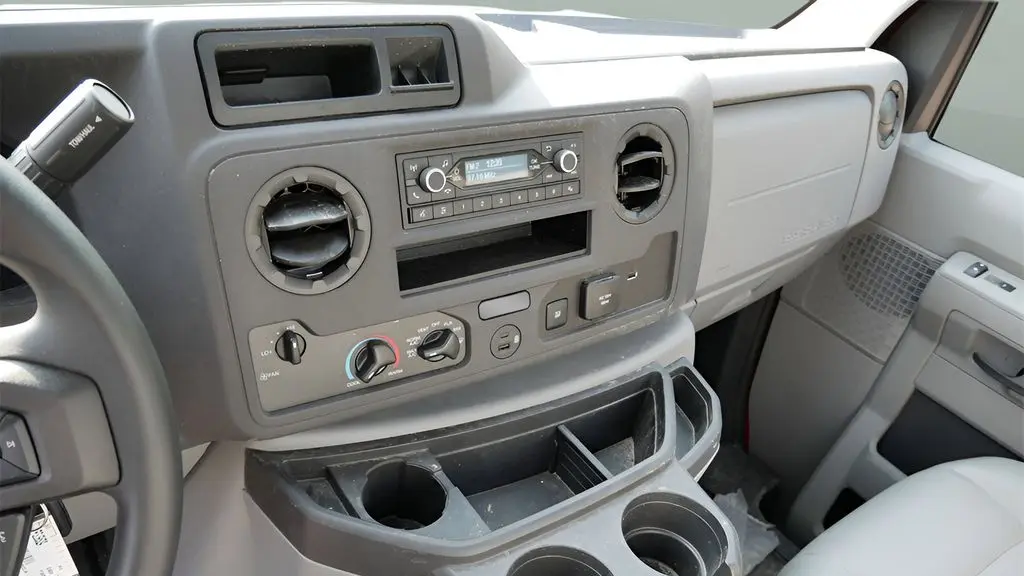 2026 Ford E-Series E-450 SD