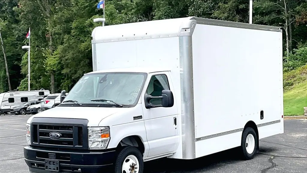 2024 Ford E-Series E-450 SD