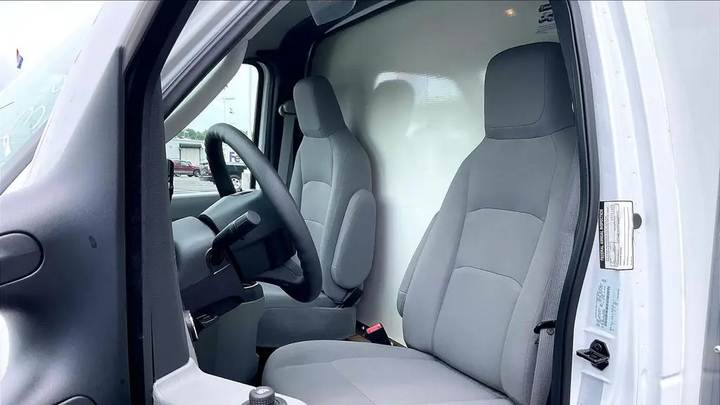 2024 Ford E-Series E-450 SD
