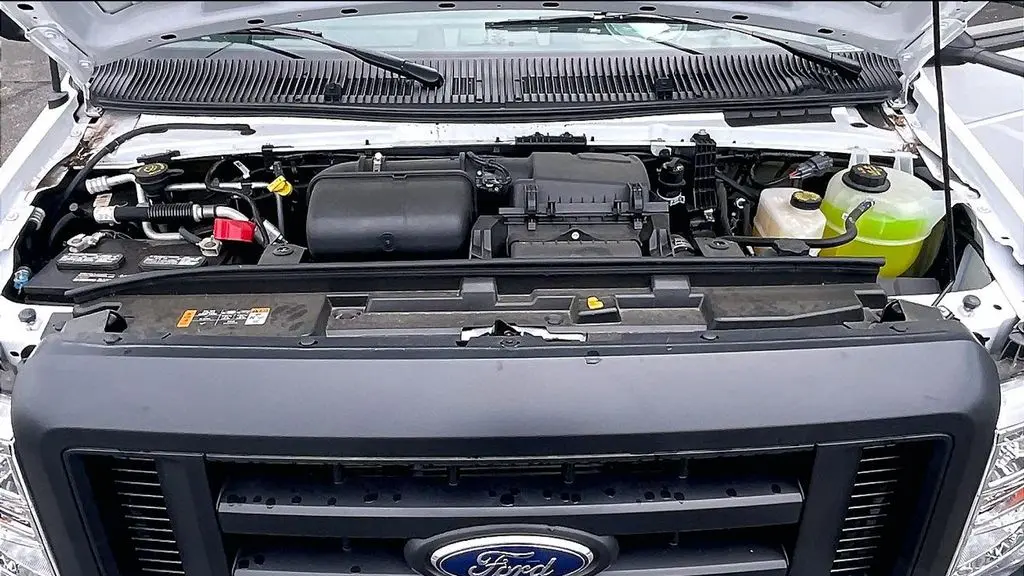 2024 Ford E-Series E-450 SD