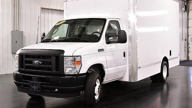 2024 Ford E-Series E-450 SD