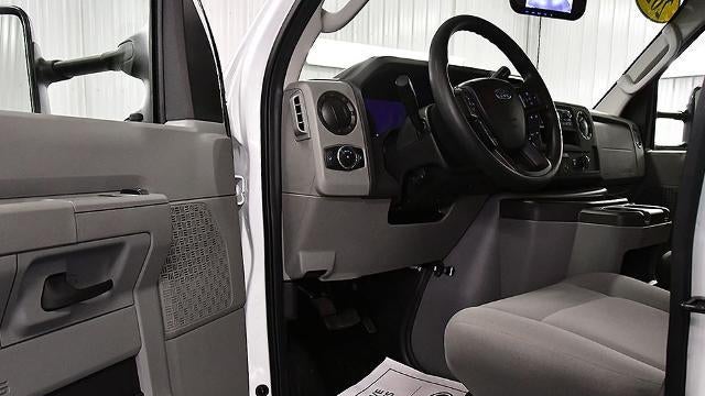 2024 Ford E-Series E-450 SD