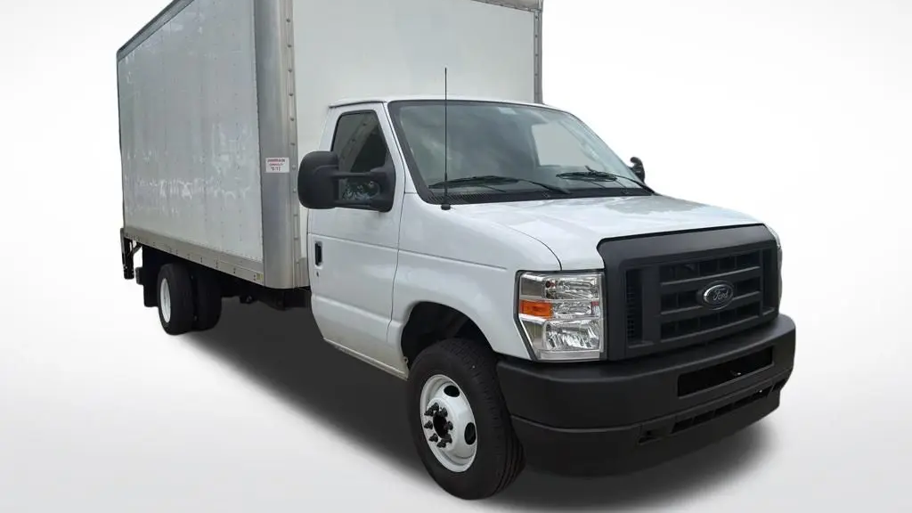 2024 Ford E-Series E-450 SD
