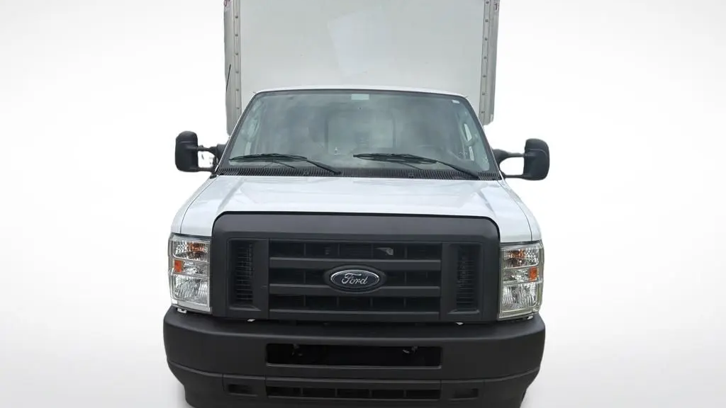 2024 Ford E-Series E-450 SD