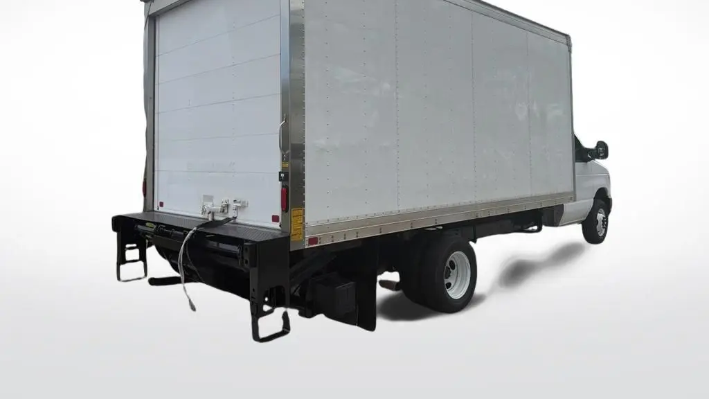 2024 Ford E-Series E-450 SD