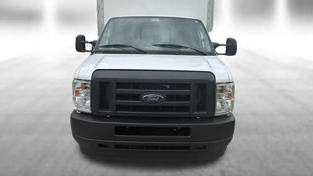 2024 Ford E-Series E-450 SD
