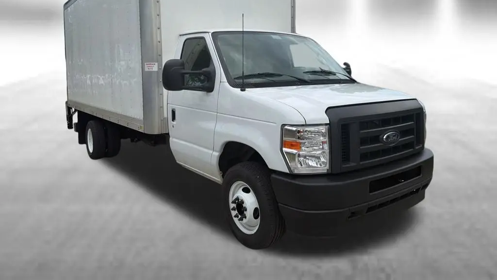 2024 Ford E-Series E-450 SD