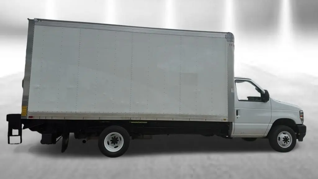 2024 Ford E-Series E-450 SD