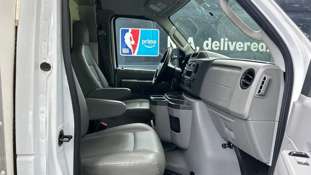 2024 Ford E-Series E-450 SD