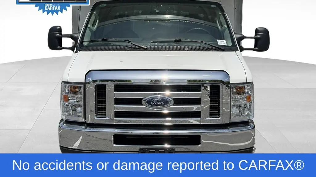 2024 Ford E-Series E-450 SD