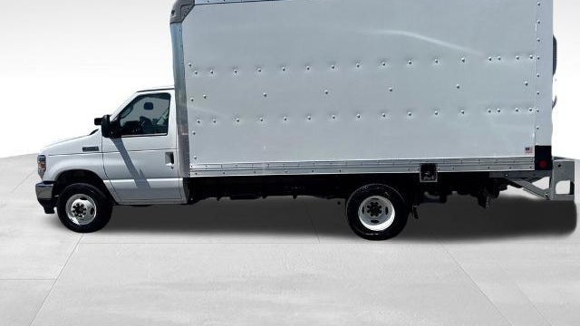 2025 Ford E-Series E-450 SD
