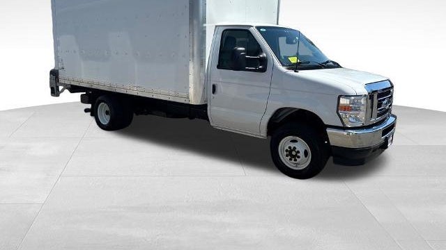 2025 Ford E-Series E-450 SD