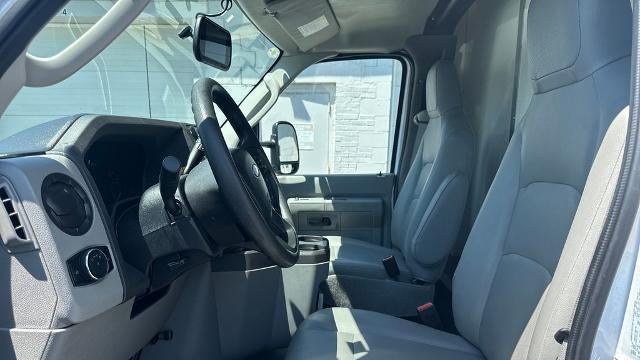2025 Ford E-Series E-450 SD