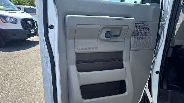 2025 Ford E-Series E-450 SD