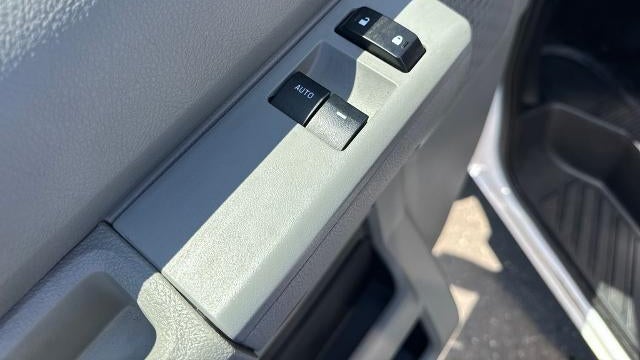 2025 Ford E-Series E-450 SD