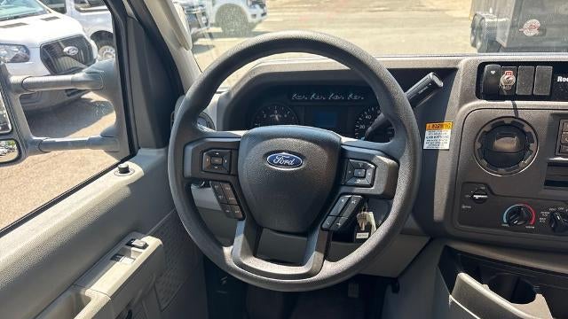2025 Ford E-Series E-450 SD