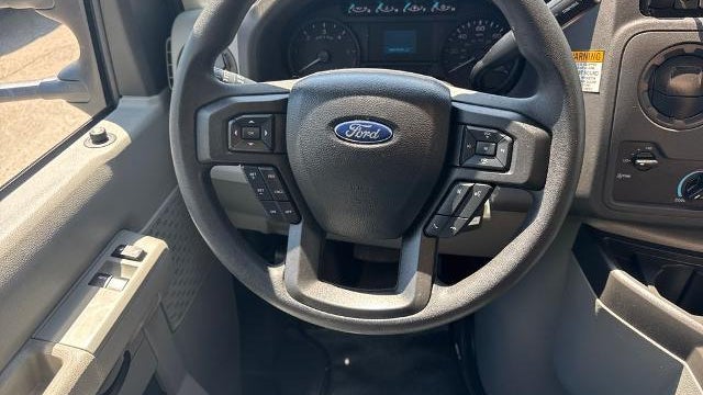 2025 Ford E-Series E-450 SD