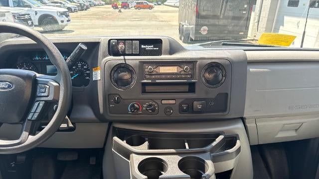 2025 Ford E-Series E-450 SD