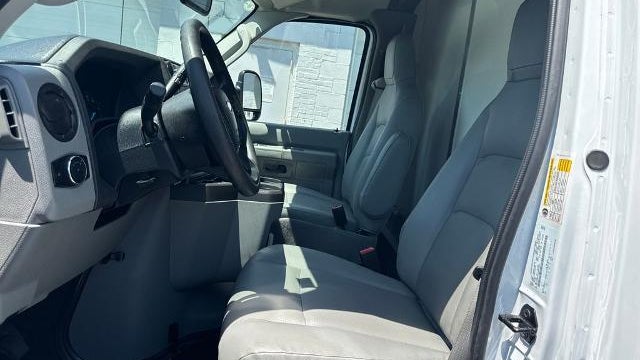 2025 Ford E-Series E-450 SD