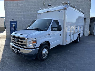 Photo of a 2026 Ford E-Series E-450 SD 2DR 176 In. WB DRW Cutaway Chassis for sale