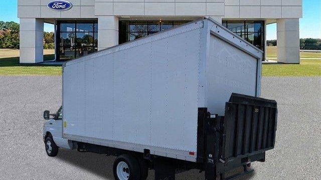 2023 Ford E-Series E-450 SD
