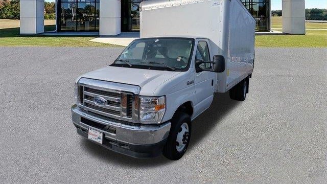 2023 Ford E-Series E-450 SD
